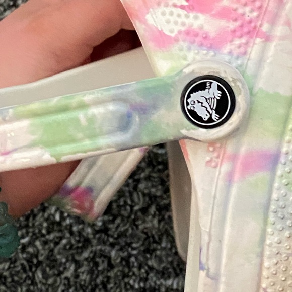 Bleach dye crocs - Picture 4 of 5